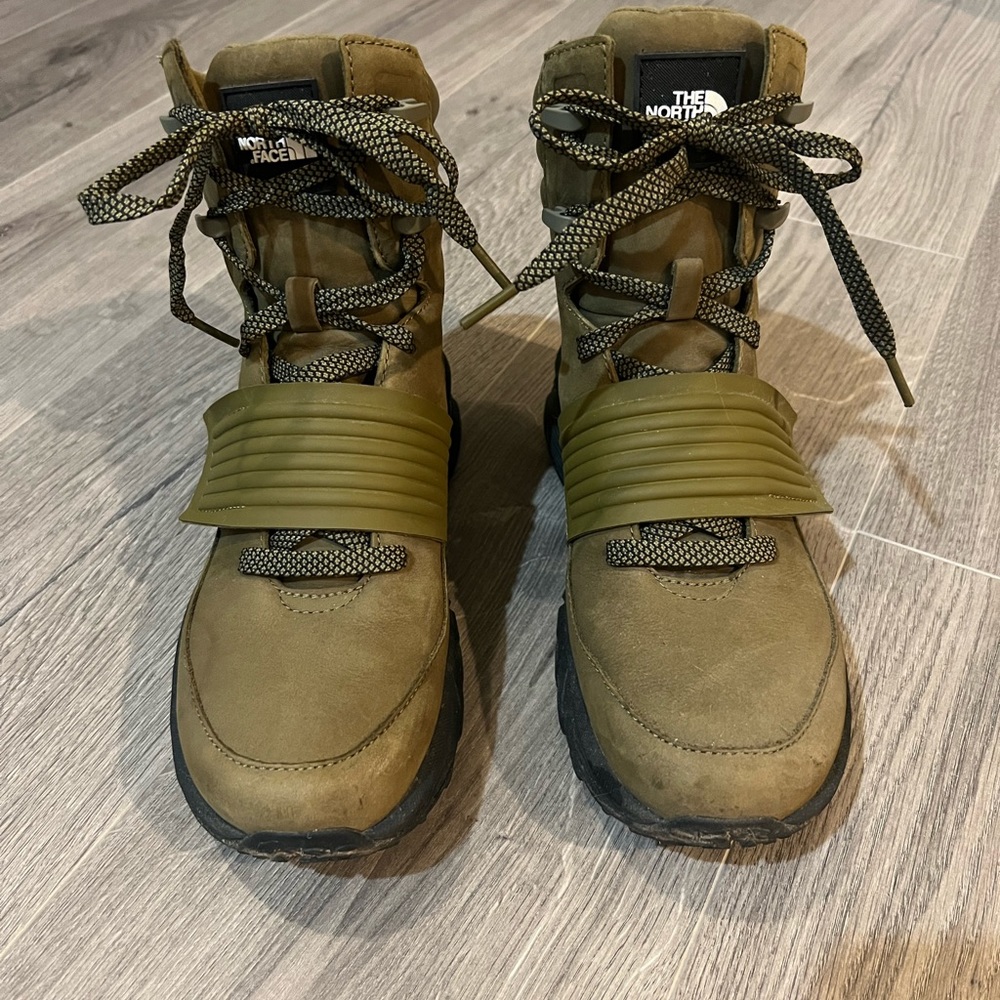 THE NORTH FACE Women's "Raedonda" Green Leather